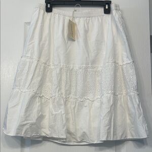 Women’s midi skirt White A-Line Skirt size Large Studio West